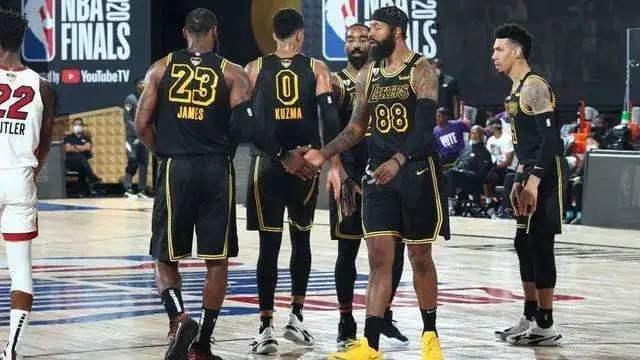 的海岸线城 的海岸线城